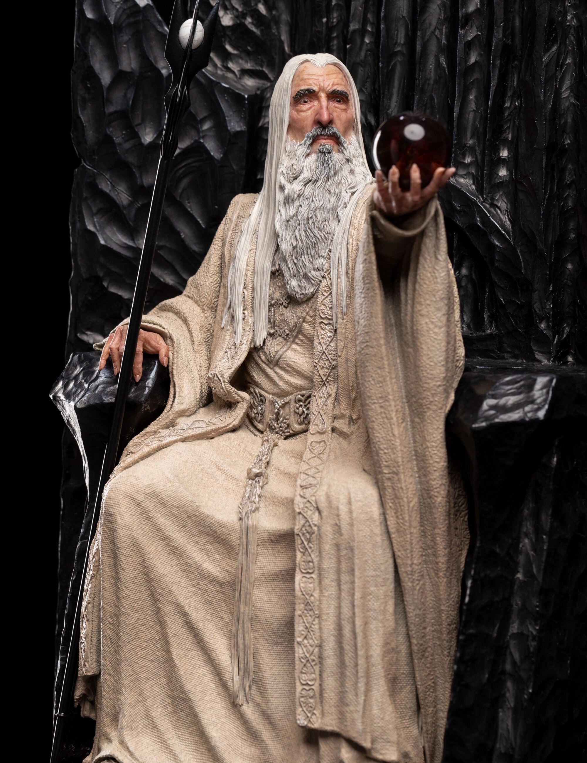 Saruman the White on Throne - The Lord of the Rings Trilogy - 1:6 Scale Limited Edition Polystone Statue