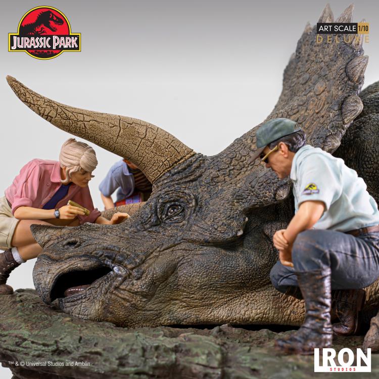 Jurassic Park - Triceratops Diorama Deluxe Art Scale