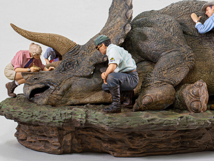 Jurassic Park - Triceratops Diorama Deluxe Art Scale